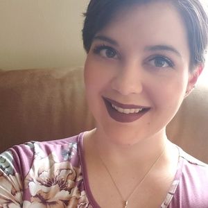 Meet your Posher, Caitlin